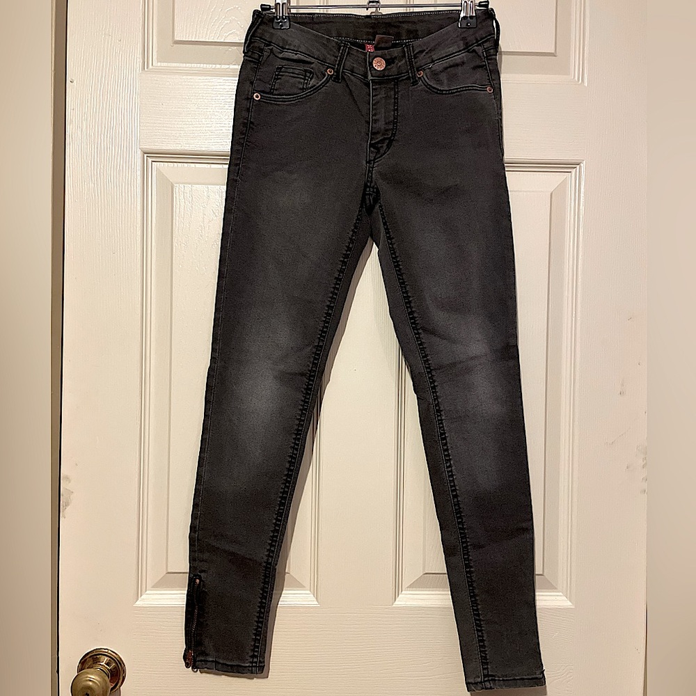 H&M Washed Black Skinny Jeans W/ Zipper Ankle